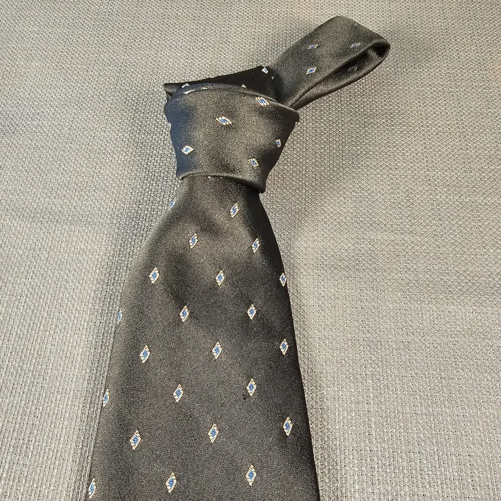Etienne Aigner Mens Black Silk Geometric Diamond Pattern Necktie Business Formal